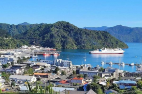 The Best Harbour Views in Sunny Peaceful Location